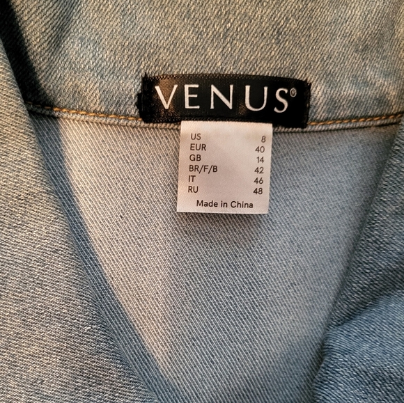 Venus Denim Short Sleeve Romper with Zip Front & Tie Waist, Size 8, Like New - Picture 5 of 9